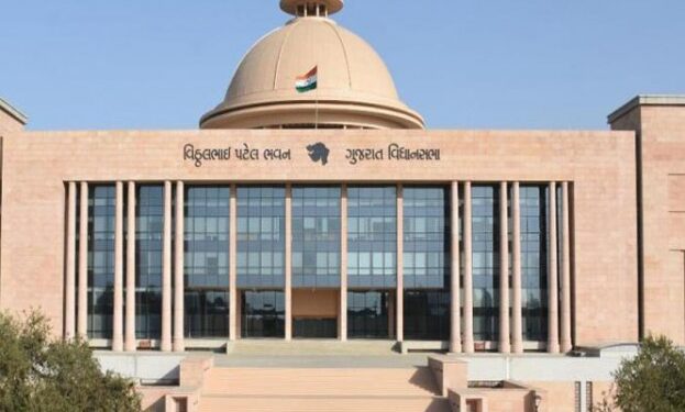 Gujarat की 25 साल की सियासत में बड़ा बदलाव!