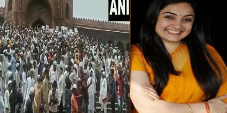 नूपुर शर्मा की गिरफ्तारी को लेकर जामा मस्जिद में प्रदर्शन