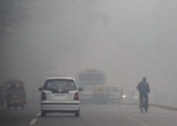 राजधानी में छायी कोहरे की मोटी परत,जब चली ठंडी हवाएं