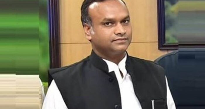 पुरुष रिश्वत देते हैं,महिलाओं को सोना पड़ता है!