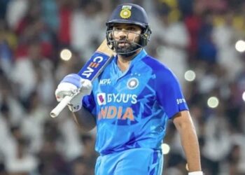 रोहित ने की छक्कों की बारिश,बनाया रिकॉर्ड