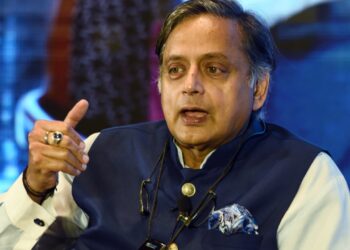 क्यों कहा थरुर ने चुनाव में कुछ खामियां तो थीं?
