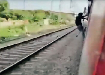 सोशल मीडिया पर एक युवक का स्टंट वायरल