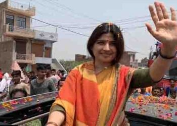 UP Mainpuri Election 2022:जब इंडियन रेल्वे ने अनाउंसमेंट किया “यात्रीगण कृप्या ध्यान दें मैनपुरी से डिंपल भाभी को जिताना है”