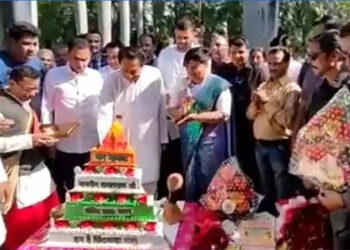 जानें क्याें कमलनाथ के केक पर हुआ बवाल, बीजेपी ने इसे बताया हिंदू धर्म का अपमान