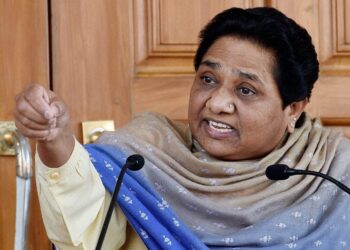 यूपी उपचुनाव के नतीजों से क्यों हैं बेचैन बहन कुमारी मायावती, वोट बैंक को बचाने की चुनौती