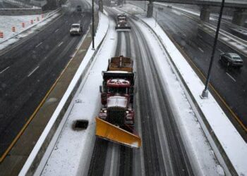 अमेरिका में बर्फीले तूफान का कहर जारी, पूरे देश में 6 दर्जन लोगों की मौत