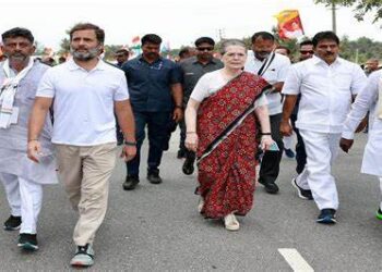 कोरोना के हालात पर सरकार की नजर, राहुल की भारत जोड़ो यात्रा पड़ सकती है खटाई में