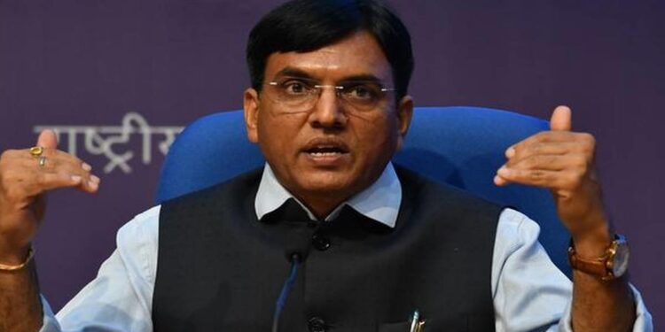 Coronavirus India: कोरोना के खतरे के बीच केंद्र ने जारी की नई गाइडलाइन, कहा- टेस्ट-ट्रैक और ट्रीट पर दें ध्यान