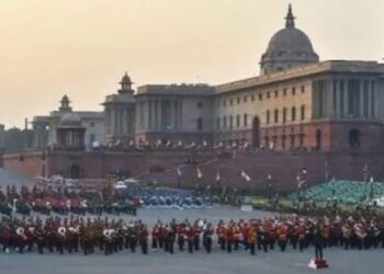 क्या है बीटिंग द रिट्रीट का इतिहास?,दिल्ली के अलावा भोपाल में होती है बीटिंग द रिट्रीट,अग्निवीर धुन के साथ शुरुआत,सारे जहां से अच्छा की धुन से समापन