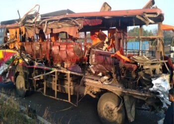 Nashik Accident नासिक में ट्रक-बस का भीषण एक्सीडेंट,10 यात्रियों की मौत 40 घायल, बस शिरडी जा रही थी