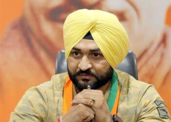 भारतीय हॉकी टीम के पूर्व सितारे और हरियाणा के खेल मंत्री संदीप सिंह पर FIR