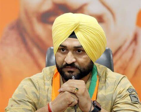 भारतीय हॉकी टीम के पूर्व सितारे और हरियाणा के खेल मंत्री संदीप सिंह पर FIR