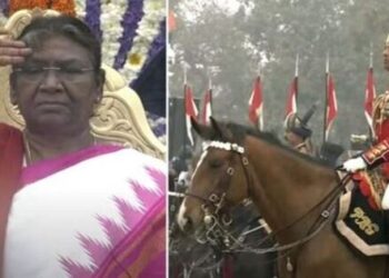 74th Republic Day:राष्ट्रपति द्रौपदी मुर्मू ने कर्तव्य पथ पर फहराया तिरंगा,स्वदेशी तोपों से दी गई 21 बार सलामी
