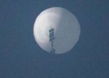 Chinese Spy Balloon:अमेरिका के आसमान पर चाइनीज जासूसी गुब्बारा, क्या ये चीन की कोई चाल है,आखिर क्यों सहमा अमेरिका