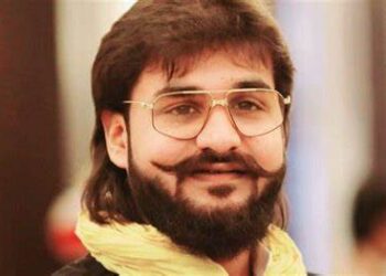 पूरी दुनिया में चल रहा है वैलेंटाइन वीक, चित्रकूट में कुख्यात अब्बास अंसारी की बीवी को पुलिस ने किया गिरफ्तार