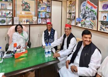 akhilesh yadav mamata