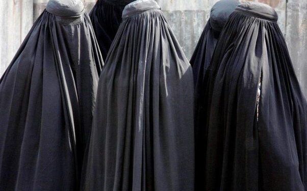 अतीक का जनाजा: क्या बुर्के में शामिल हुई थी शाइस्ता