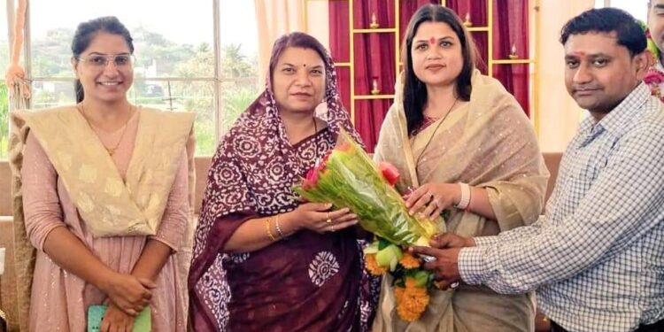 मध्यप्रदेश पर आप की नजर,  सिंधिया के गढ़ में पहुंचीं आप प्रदेशाध्यक्ष रानी अग्रवाल ,  दो दिवसीय दौरे  पर कार्यकर्ता से  करेंगी चर्चा