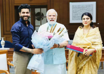 पीएम मोदी से मिले क्रिकेटर रविंद्र जडेजा और उनकी विधायक पत्नी रिवाबा, सोशल मीडिया पर शेयर की तस्वीरे