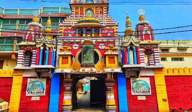 जानें उस गीता प्रेस का इतिहास जिन्होंने केंद्र सरकार से 1 करोड़ रूपए की पुरस्कार राशि लेने से किया इंकार