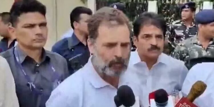 मणिपुर की राजनीति में भारी उथल पुथल: सीएम बीरेन कभी भी दे सकते हैं इस्तीफा,राहुल गांधी ने भी की राज्यपाल से मुलाकात