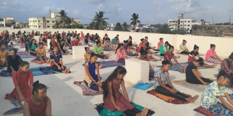 जानिए कब और कैसे हुई अंतराष्ट्रीय योग दिवस की शुरूआत ? भारत के इस प्रधानमंत्री ने रखा था दुनिया के सामने प्रस्ताव