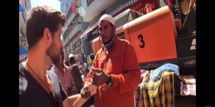 क्या अतिथियों को देवता मानने वाले भारत में ऐसे होगा मेहमानों का स्वागत ? बेंगलुरू में डच ब्लॉगर के साथ बदसलूकी, वीडियो सोशल मीडिया पर वायरल