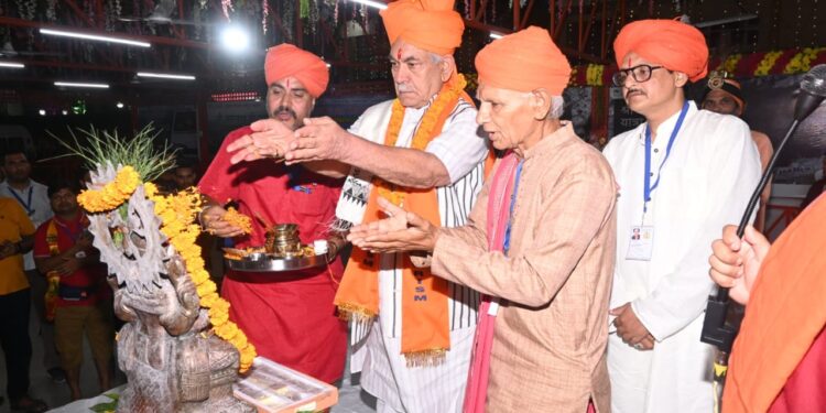 कल से शुरू हो रही अमरनाथ यात्रा , पहला जत्ता हुआ रवाना, LG मनोज सिन्हा ने दिखाई हरी झंडी