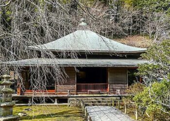 जापान का यह अनोखा  मंदिर शादी तोड़ने के लिए है प्रसिध्द, बड़ी संख्या में पहुंचती है महिलाएं