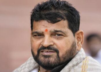 बृजभूषण के घर पहुंची पुलिस टीम के हाथ क्या लगा?