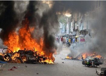 बड़ा सवाल:जब लोकतंत्र बचाने के लिए सभी राजनैतिक दल जूझ रहे हैं फिर हिंसा में निर्दोष क्यों मर रहे हैं?