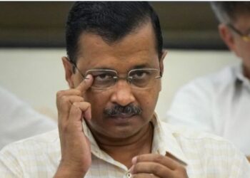 अरविंद केजरीवाल ने ऐसा क्या किया कि अध्यादेश का विरोध करने को मजबूर हो गई कांग्रेस !