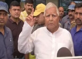 विपक्षी एकता के लिए नीतीश से ज्यादा सक्रिय हो रहे लालू! क्या हैं इसके मायने ?