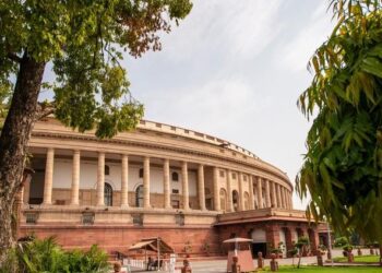 रक्षा मामलों के संसद की स्थायी समिति ने ऐसी सिफारिश की है जिसको जानने और समझने के लिए बढ़ी उत्सुकता