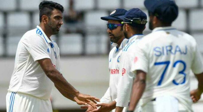 टेस्ट मैच का पहला दिन रहा भारत के नाम, वेस्टइंडीज ने टेके घुटने, यशस्वी ने चौके से की करियर की शुरूआत