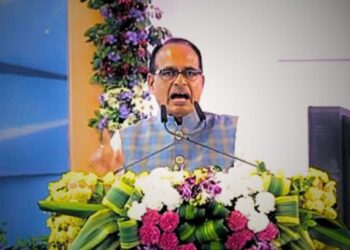 युवाओं को काम सिखाने के बदले पैसे देगी मध्यप्रदेश सरकार, सीएम शिवराज ने लॉन्च की सीखो-कमाओ’ योजना