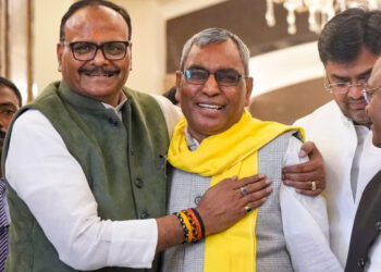 ओमप्रकाश राजभर ने यूपी में दो उप मुख्यमंत्रियों से मुलाकात फेंका अपना पांसा!