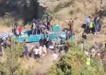 जम्मू-कश्मीर: डोडा में बस खाई में गिरी, 36 की मौत, 19 घायल