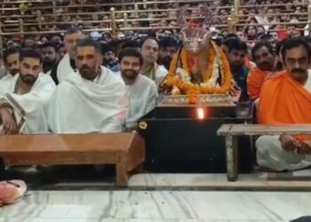 Film Actor Sunil Shetty Ahaan Shetty Ujjain Baba Mahakal Darshan