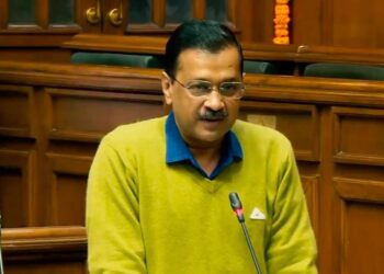 दिल्ली विधानसभा में विश्वास मत के बीच आज अरविंद केजरीवाल कोर्ट में पेश हुए