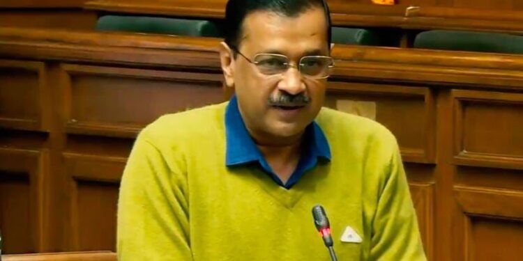 दिल्ली विधानसभा में विश्वास मत के बीच आज अरविंद केजरीवाल कोर्ट में पेश हुए