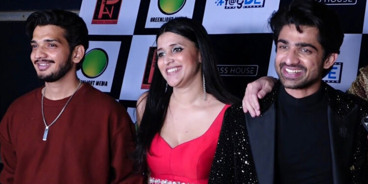अभिषेक की पार्टी में हुए BB कंटेस्टेंट शामिल, मुनव्वर-मन्नारा लगे गले..