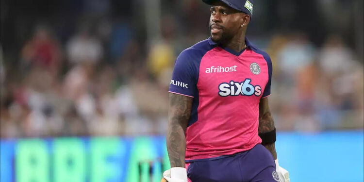 कैरिबियाई खिलाडी को गन पॉइंट पर लूटा…