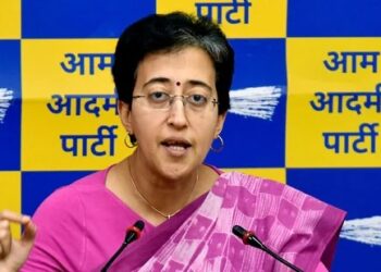 सियासी घमासान के बीच अवैध विदेशी फंड के आरोपों से घिरी AAP, क्या बोलीं आतिशी?