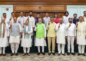 प्रधानमंत्री मोदी आज नई गठबंधन सरकार बनाने का दावा पेश करेंगे,