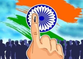 The voting percentage in the Lok Sabha elections is decreasing and the enthusiasm among the voters is decreasing