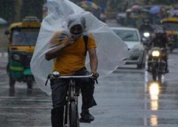 There is continuous heavy rain in many parts of the country in the month of July
