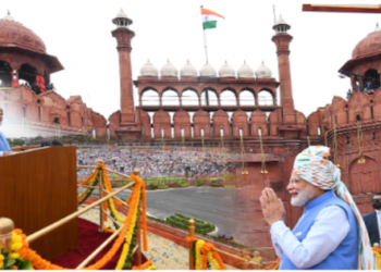 On the occasion of Independence Day Prime Minister Narendra Modi hoisted the tricolor at the Red Fort for the 11th time