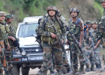 जम्मू कश्मीर में सुऱक्षा बलों की आतंकियों के साथ मुठभेड़